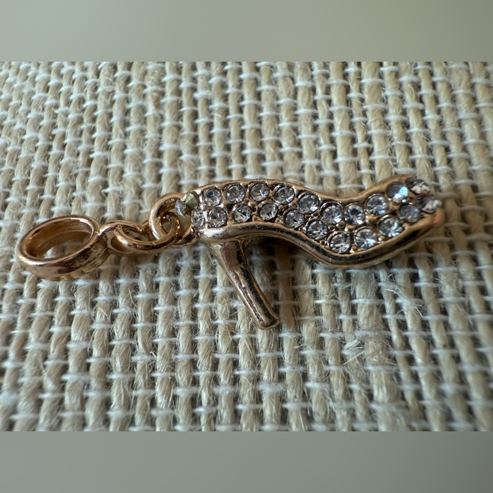 Gold tone High Heel Pendant Necklace Rhinestones stiletto